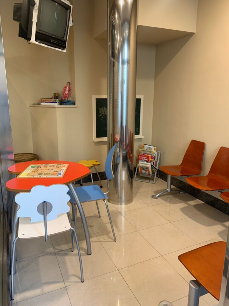 Dentista para Niños, sala de espera Infantil Torreblanca.